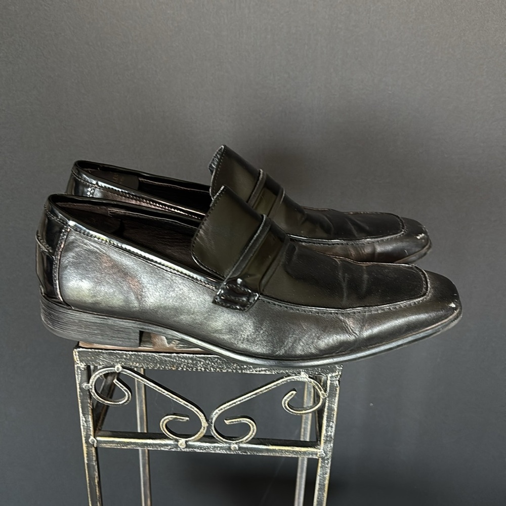 Black men’s Kenneth Cole Reaction slide on dress shoes size 11